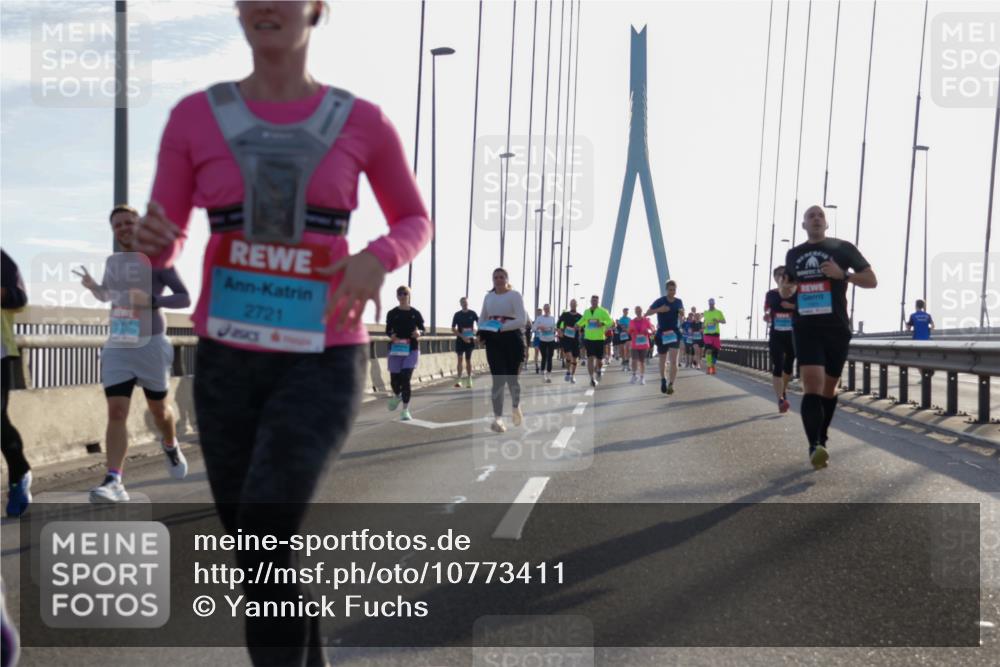 03.10.2026 - Köhlbrandbrückenlauf Yannick Fuchs http://msf.ph/oto/10773411 03.10.2026 09:32:01 Position 1 2721 meine-sportfotos.de