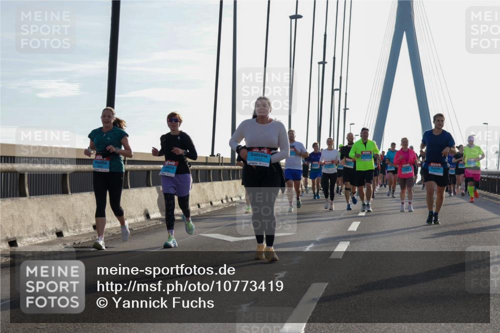 03.10.2026 - Köhlbrandbrückenlauf Yannick Fuchs http://msf.ph/oto/10773419 03.10.2026 09:32:02 Position 1 2412 meine-sportfotos.de