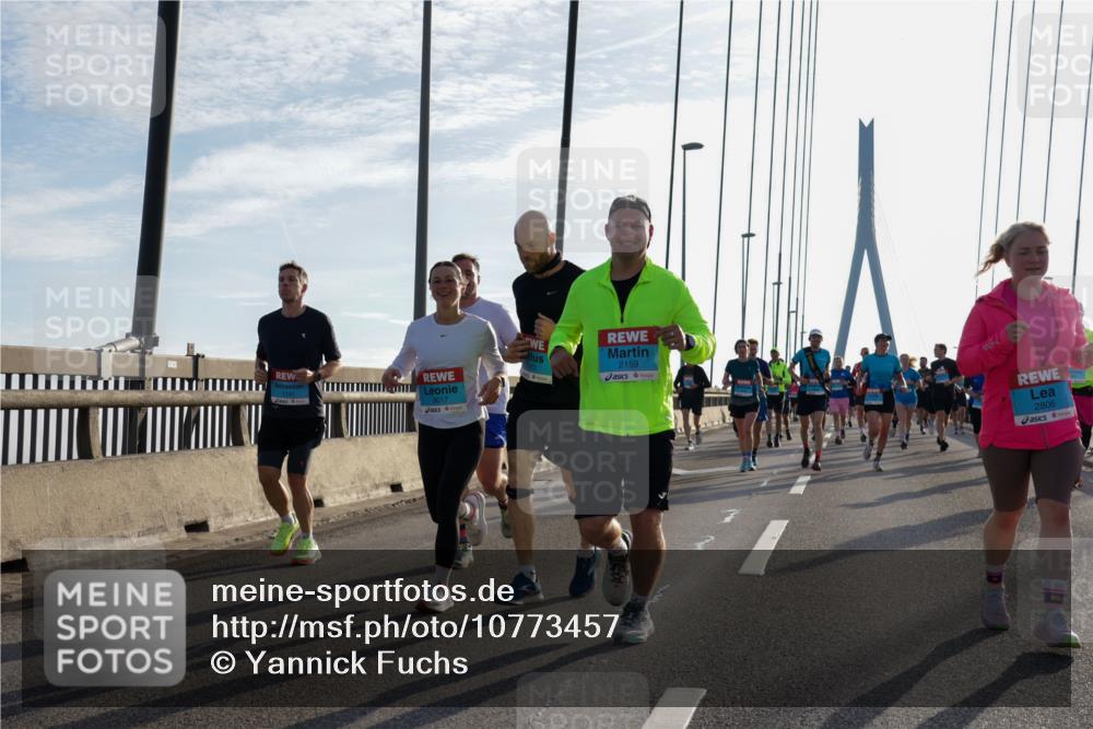 03.10.2026 - Köhlbrandbrückenlauf Yannick Fuchs http://msf.ph/oto/10773457 03.10.2026 09:32:09 Position 1 0, 1741, 2159, 3017, 2806 meine-sportfotos.de