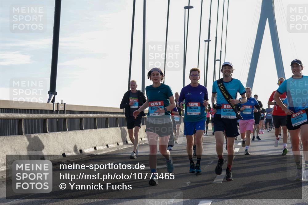 03.10.2026 - Köhlbrandbrückenlauf Yannick Fuchs http://msf.ph/oto/10773465 03.10.2026 09:32:10 Position 1 1799, 2858, 2864 meine-sportfotos.de