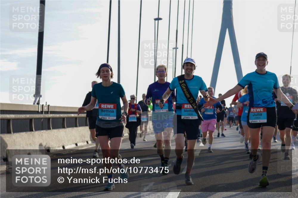 03.10.2026 - Köhlbrandbrückenlauf Yannick Fuchs http://msf.ph/oto/10773475 03.10.2026 09:32:11 Position 1 2853, 2858, 2864 meine-sportfotos.de