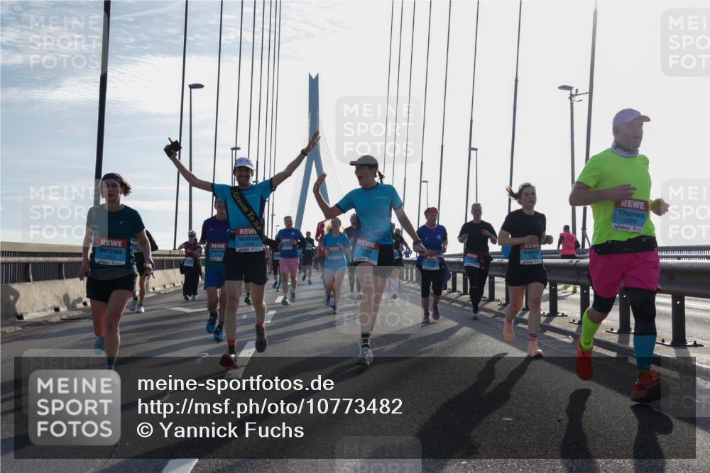03.10.2026 - Köhlbrandbrückenlauf Yannick Fuchs http://msf.ph/oto/10773482 03.10.2026 09:32:12 Position 1 2853, 2786 meine-sportfotos.de