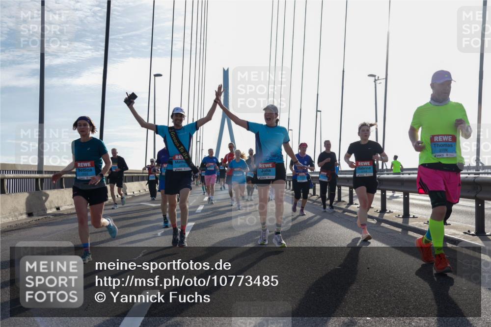 03.10.2026 - Köhlbrandbrückenlauf Yannick Fuchs http://msf.ph/oto/10773485 03.10.2026 09:32:12 Position 1 2853, 2786 meine-sportfotos.de