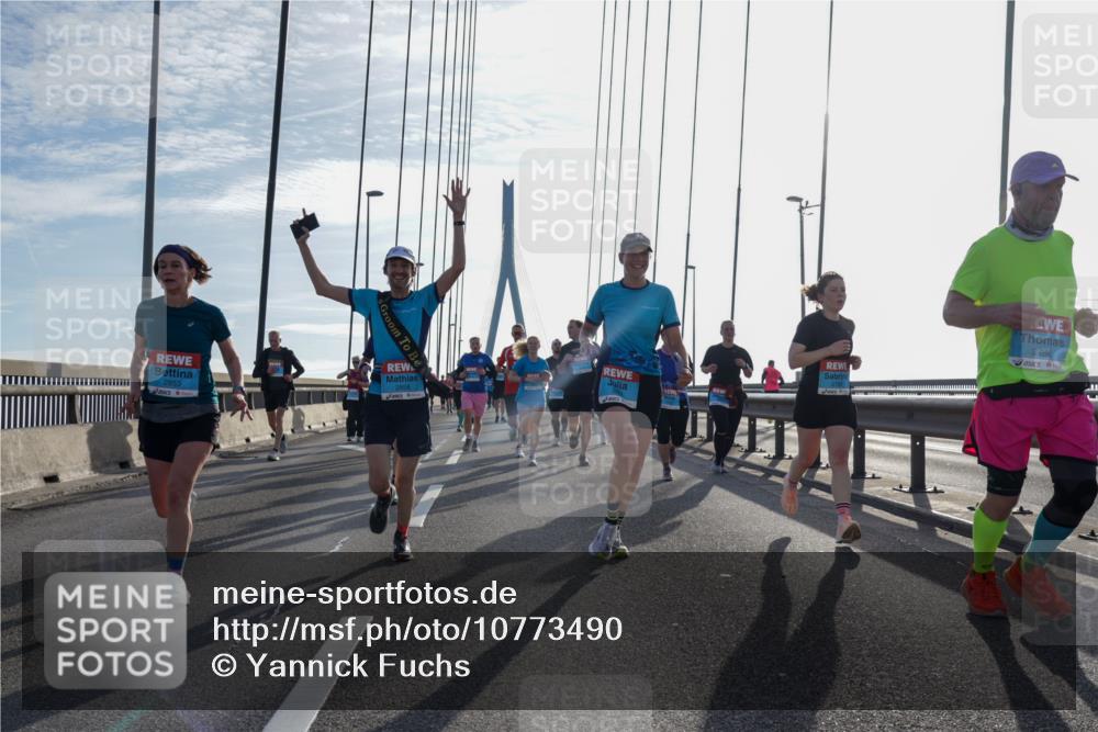 03.10.2026 - Köhlbrandbrückenlauf Yannick Fuchs http://msf.ph/oto/10773490 03.10.2026 09:32:12 Position 1 2853, 2786 meine-sportfotos.de