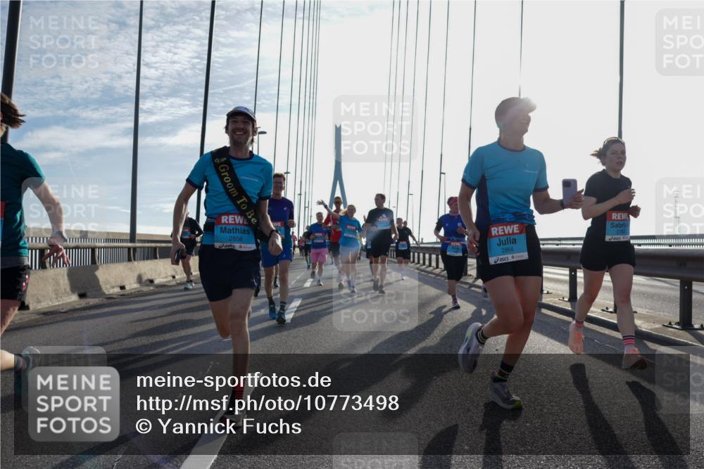 03.10.2026 - Köhlbrandbrückenlauf Yannick Fuchs http://msf.ph/oto/10773498 03.10.2026 09:32:13 Position 1 2858, 2864, 2768 meine-sportfotos.de