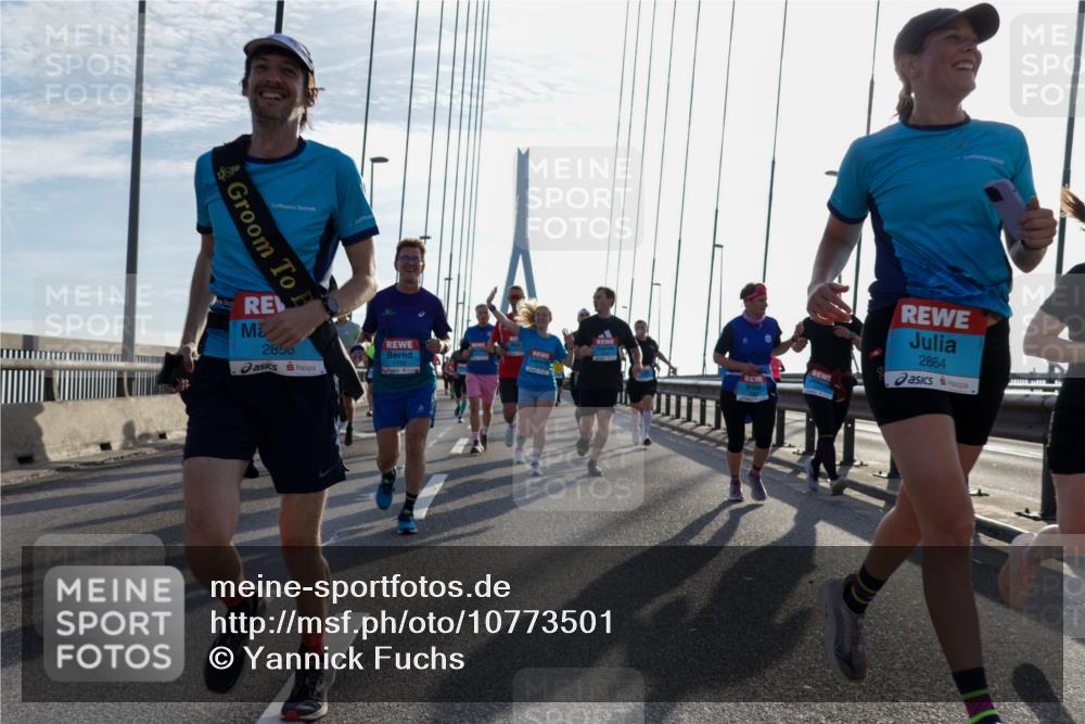03.10.2026 - Köhlbrandbrückenlauf Yannick Fuchs http://msf.ph/oto/10773501 03.10.2026 09:32:13 Position 1 2856, 1799, 2864 meine-sportfotos.de