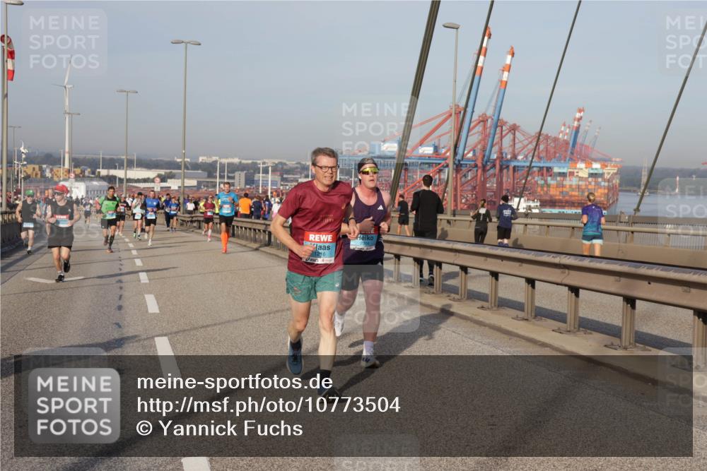 03.10.2026 - Köhlbrandbrückenlauf Yannick Fuchs http://msf.ph/oto/10773504 03.10.2026 09:36:29 Position 2 1216 meine-sportfotos.de