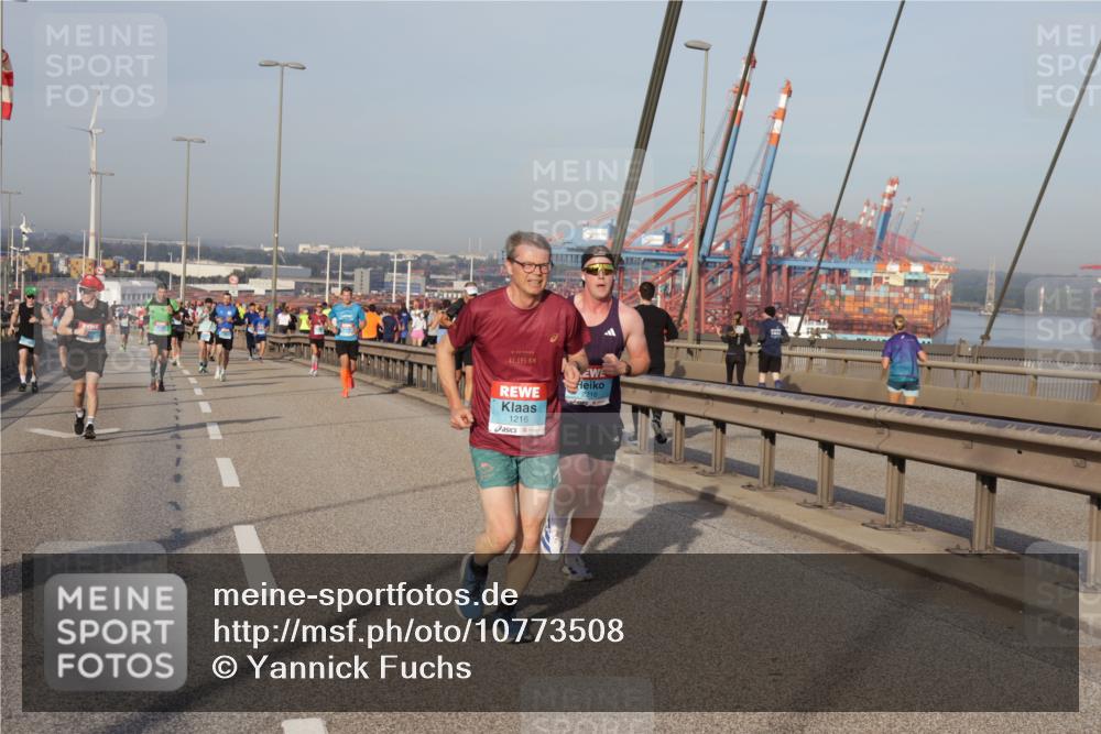 03.10.2026 - Köhlbrandbrückenlauf Yannick Fuchs http://msf.ph/oto/10773508 03.10.2026 09:36:30 Position 2 42, 195, 1216, 2216 meine-sportfotos.de