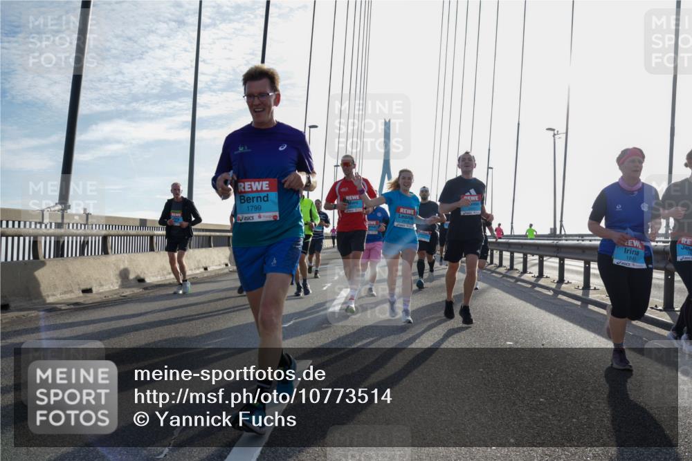 03.10.2026 - Köhlbrandbrückenlauf Yannick Fuchs http://msf.ph/oto/10773514 03.10.2026 09:32:14 Position 1 1799, 2919, 1843 meine-sportfotos.de