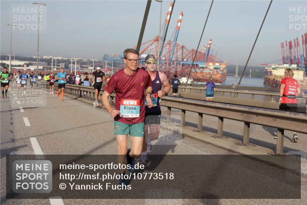 03.10.2026 - Köhlbrandbrückenlauf Yannick Fuchs http://msf.ph/oto/10773518 03.10.2026 09:36:30 Position 2 42, 195, 1216 meine-sportfotos.de