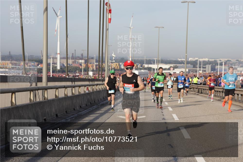 03.10.2026 - Köhlbrandbrückenlauf Yannick Fuchs http://msf.ph/oto/10773521 03.10.2026 09:36:31 Position 2 1114 meine-sportfotos.de