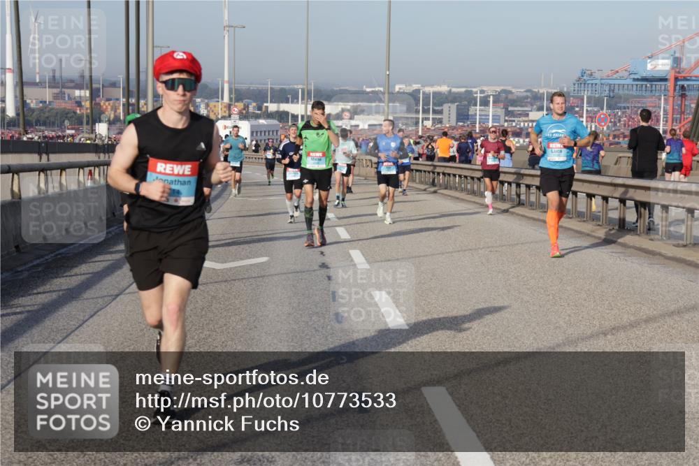 03.10.2026 - Köhlbrandbrückenlauf Yannick Fuchs http://msf.ph/oto/10773533 03.10.2026 09:36:32 Position 2  meine-sportfotos.de