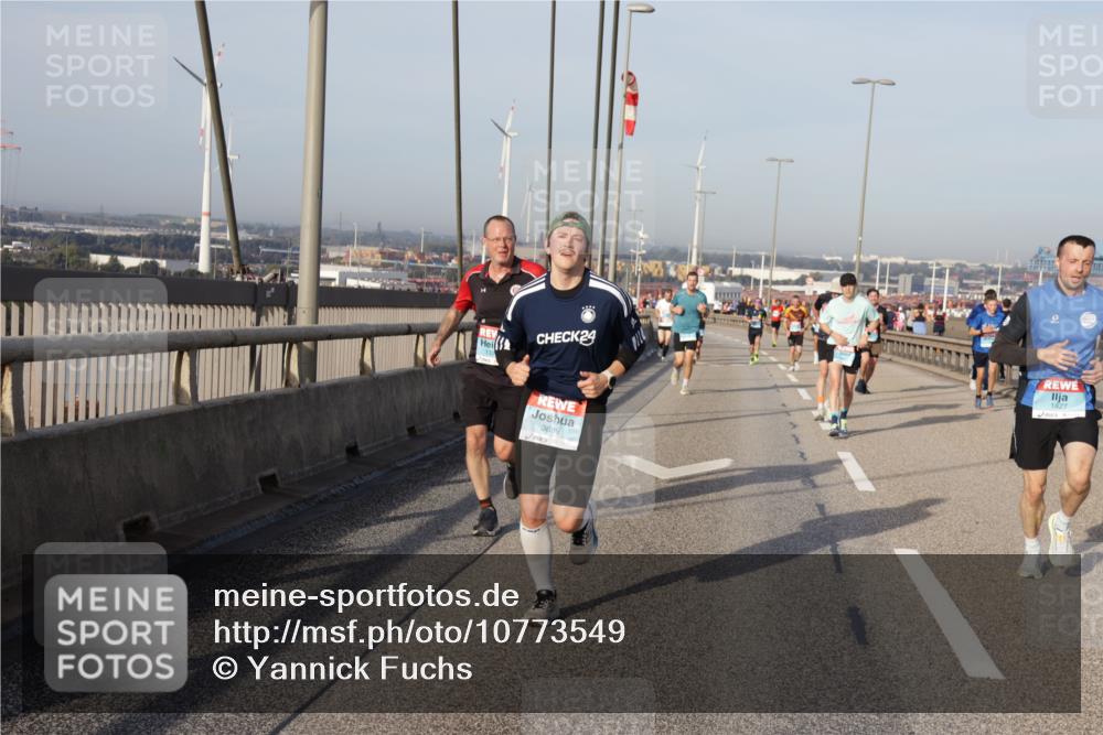 03.10.2026 - Köhlbrandbrückenlauf Yannick Fuchs http://msf.ph/oto/10773549 03.10.2026 09:36:37 Position 2 24, 3699, 1827 meine-sportfotos.de