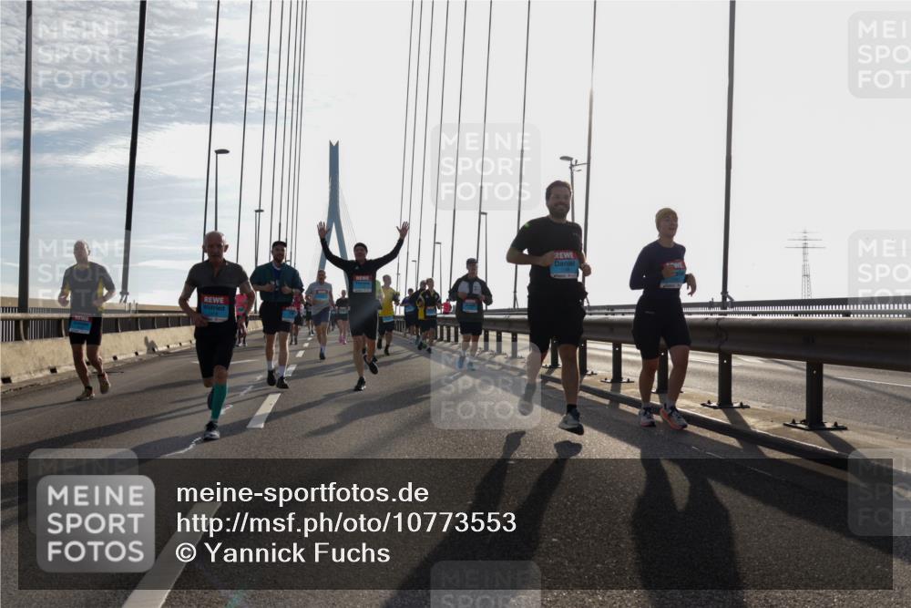 03.10.2026 - Köhlbrandbrückenlauf Yannick Fuchs http://msf.ph/oto/10773553 03.10.2026 09:32:18 Position 1 1414 meine-sportfotos.de