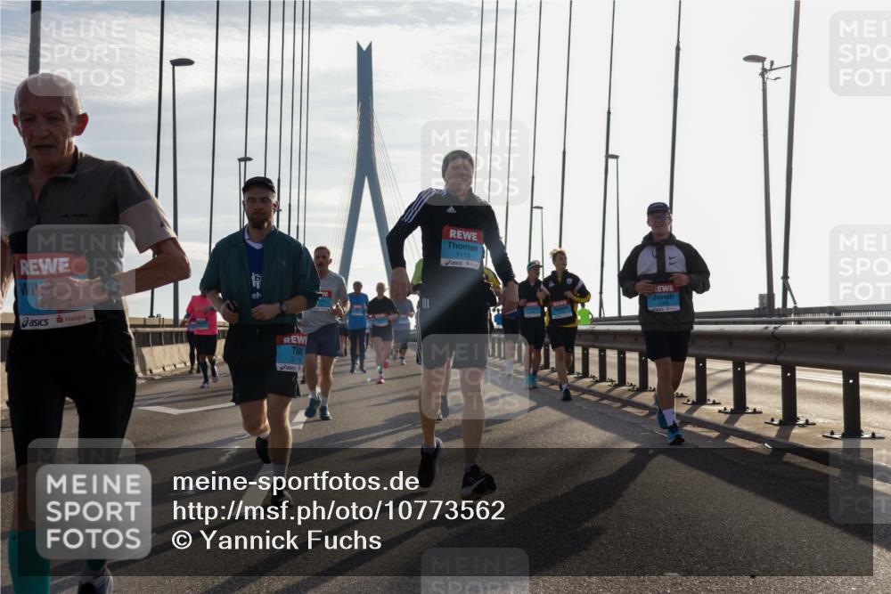 03.10.2026 - Köhlbrandbrückenlauf Yannick Fuchs http://msf.ph/oto/10773562 03.10.2026 09:32:19 Position 1 3119, 1113 meine-sportfotos.de