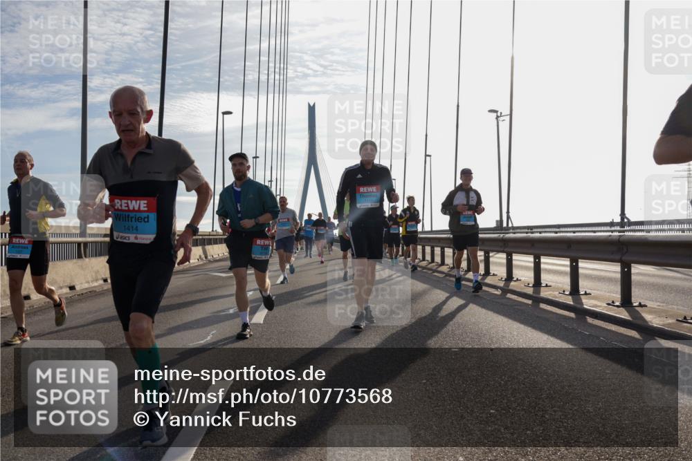 03.10.2026 - Köhlbrandbrückenlauf Yannick Fuchs http://msf.ph/oto/10773568 03.10.2026 09:32:19 Position 1 1414 meine-sportfotos.de