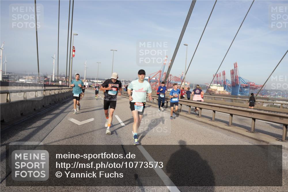 03.10.2026 - Köhlbrandbrückenlauf Yannick Fuchs http://msf.ph/oto/10773573 03.10.2026 09:36:40 Position 2  meine-sportfotos.de