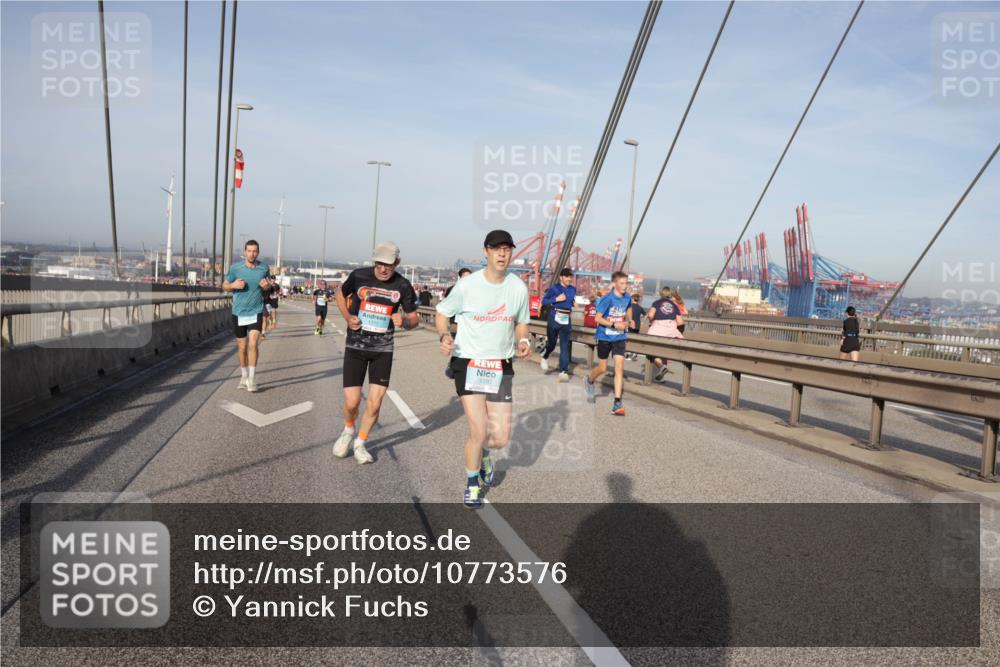 03.10.2026 - Köhlbrandbrückenlauf Yannick Fuchs http://msf.ph/oto/10773576 03.10.2026 09:36:40 Position 2 1777, 1397 meine-sportfotos.de