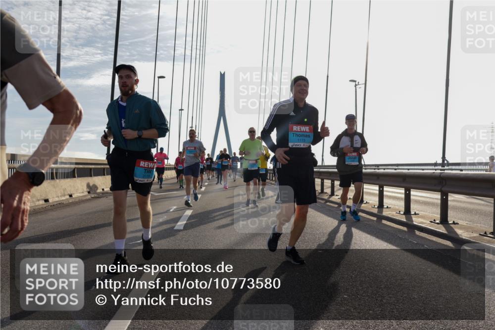 03.10.2026 - Köhlbrandbrückenlauf Yannick Fuchs http://msf.ph/oto/10773580 03.10.2026 09:32:20 Position 1 3119, 1113 meine-sportfotos.de