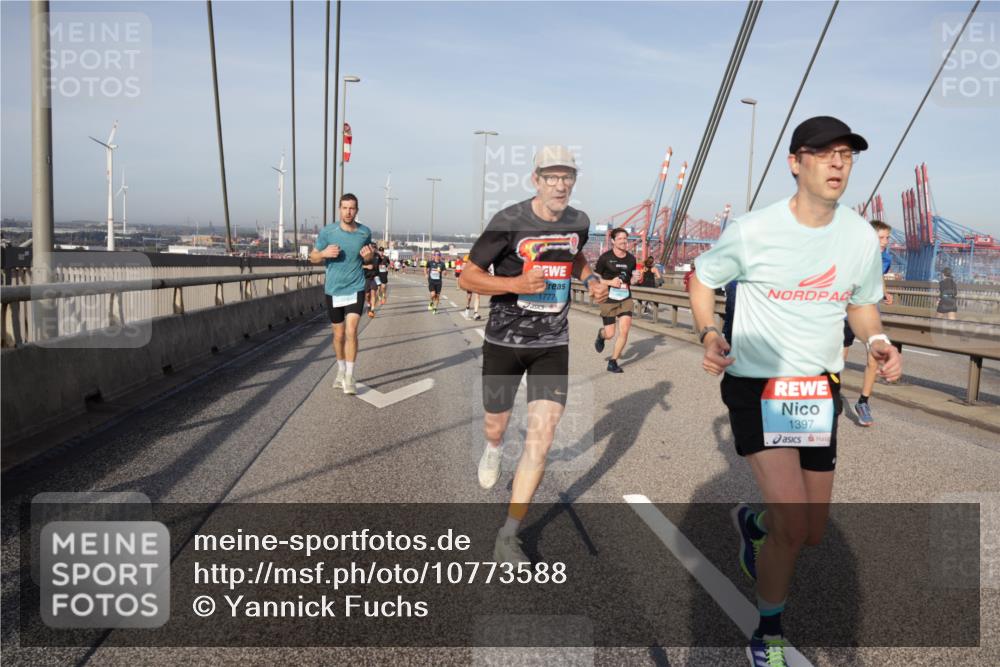 03.10.2026 - Köhlbrandbrückenlauf Yannick Fuchs http://msf.ph/oto/10773588 03.10.2026 09:36:41 Position 2 1777, 1397 meine-sportfotos.de