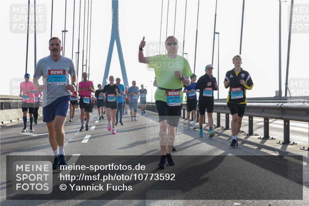 03.10.2026 - Köhlbrandbrückenlauf Yannick Fuchs http://msf.ph/oto/10773592 03.10.2026 09:32:21 Position 1 3744, 2461 meine-sportfotos.de