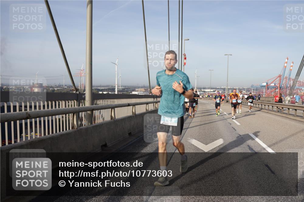 03.10.2026 - Köhlbrandbrückenlauf Yannick Fuchs http://msf.ph/oto/10773603 03.10.2026 09:36:42 Position 2 2347 meine-sportfotos.de