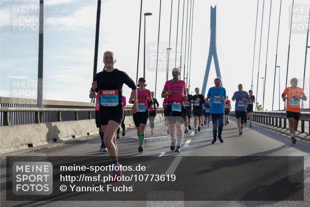 03.10.2026 - Köhlbrandbrückenlauf Yannick Fuchs http://msf.ph/oto/10773619 03.10.2026 09:32:24 Position 1 3292 meine-sportfotos.de