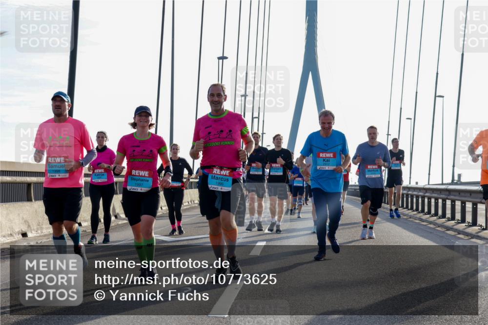 03.10.2026 - Köhlbrandbrückenlauf Yannick Fuchs http://msf.ph/oto/10773625 03.10.2026 09:32:24 Position 1 1998, 1997, 1999, 2912 meine-sportfotos.de