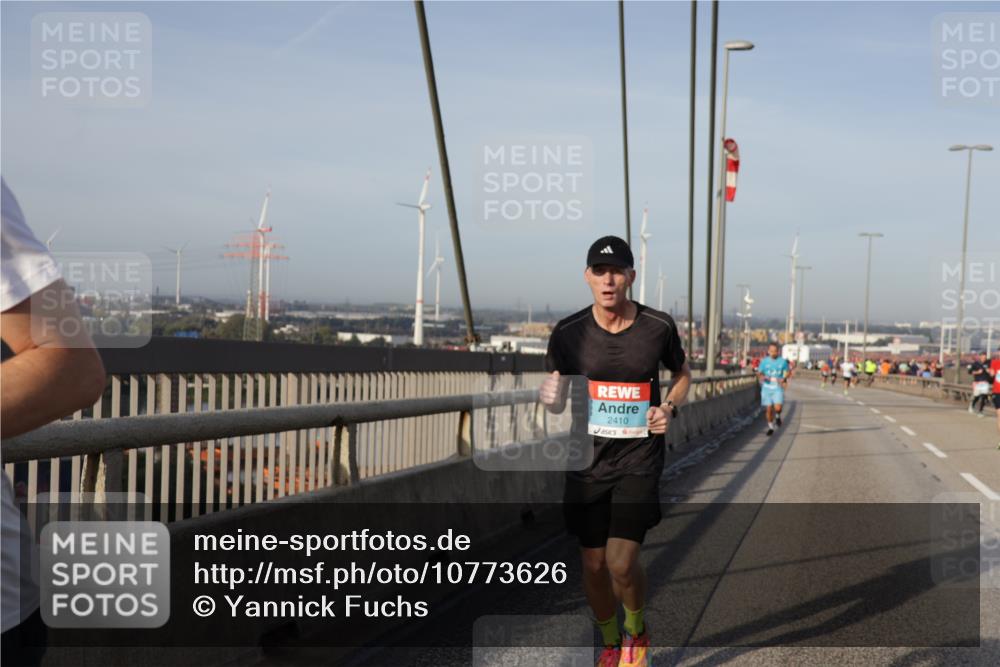 03.10.2026 - Köhlbrandbrückenlauf Yannick Fuchs http://msf.ph/oto/10773626 03.10.2026 09:36:46 Position 2 2410 meine-sportfotos.de
