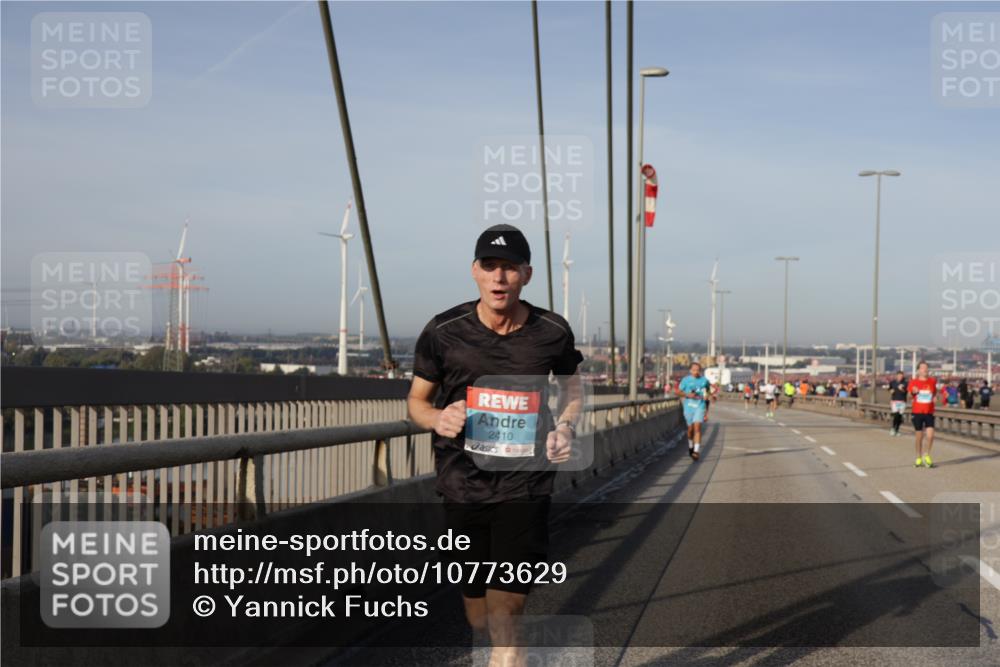 03.10.2026 - Köhlbrandbrückenlauf Yannick Fuchs http://msf.ph/oto/10773629 03.10.2026 09:36:46 Position 2 2410 meine-sportfotos.de