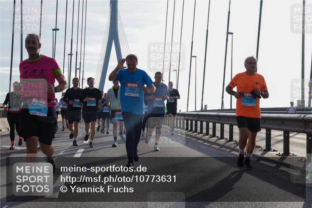 03.10.2026 - Köhlbrandbrückenlauf Yannick Fuchs http://msf.ph/oto/10773631 03.10.2026 09:32:25 Position 1 1999, 2912, 3755 meine-sportfotos.de