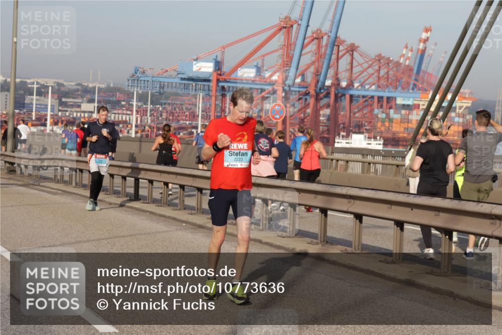 03.10.2026 - Köhlbrandbrückenlauf Yannick Fuchs http://msf.ph/oto/10773636 03.10.2026 09:36:48 Position 2 2223 meine-sportfotos.de