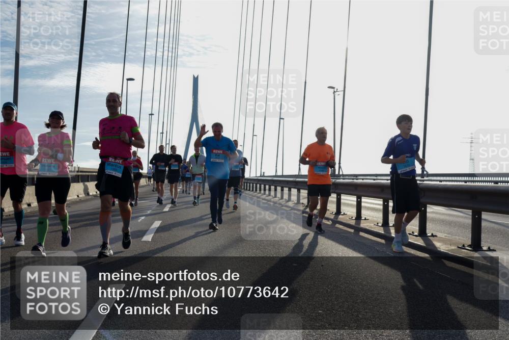 03.10.2026 - Köhlbrandbrückenlauf Yannick Fuchs http://msf.ph/oto/10773642 03.10.2026 09:32:26 Position 1 1997 meine-sportfotos.de