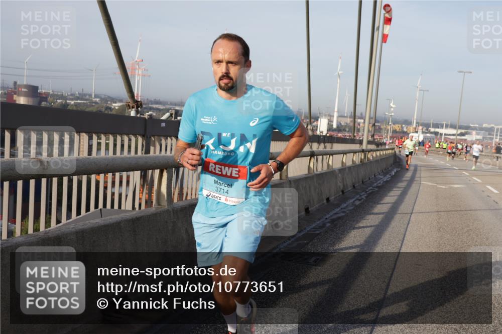 03.10.2026 - Köhlbrandbrückenlauf Yannick Fuchs http://msf.ph/oto/10773651 03.10.2026 09:36:50 Position 2 3714 meine-sportfotos.de
