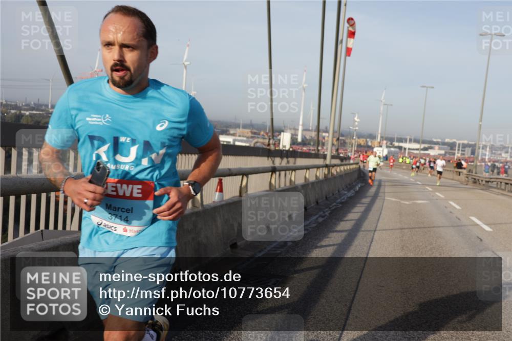 03.10.2026 - Köhlbrandbrückenlauf Yannick Fuchs http://msf.ph/oto/10773654 03.10.2026 09:36:50 Position 2 3714 meine-sportfotos.de