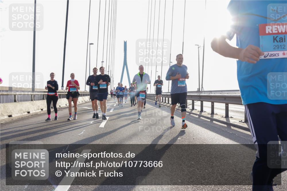03.10.2026 - Köhlbrandbrückenlauf Yannick Fuchs http://msf.ph/oto/10773666 03.10.2026 09:32:28 Position 1 2912 meine-sportfotos.de