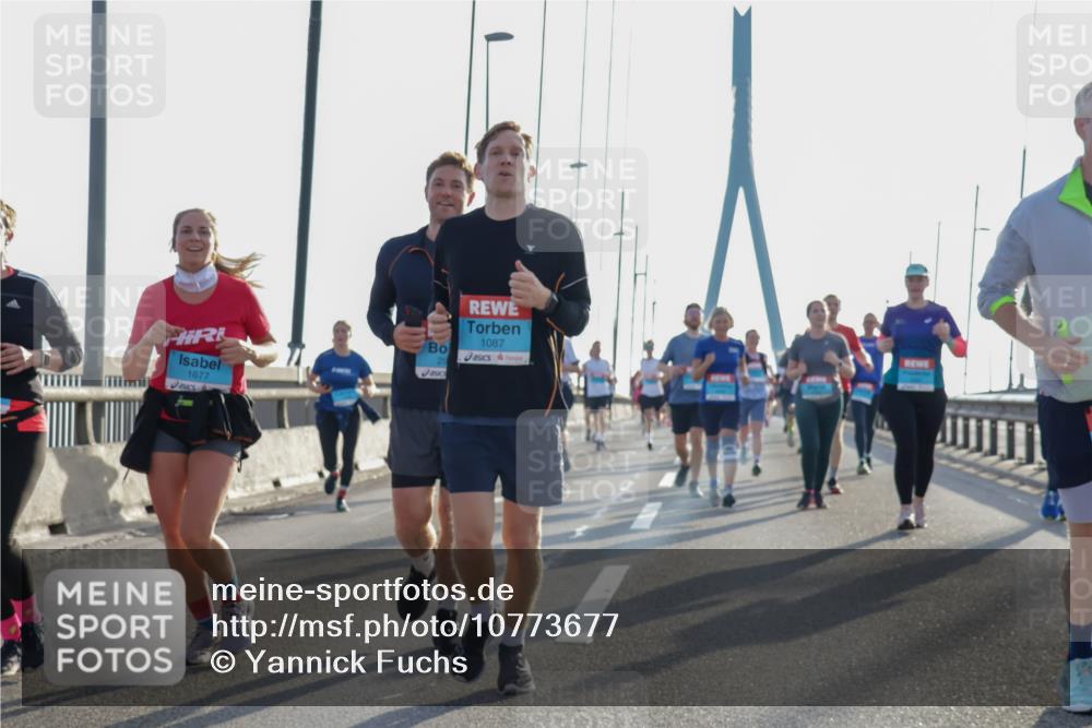 03.10.2026 - Köhlbrandbrückenlauf Yannick Fuchs http://msf.ph/oto/10773677 03.10.2026 09:32:29 Position 1 1677, 1087 meine-sportfotos.de