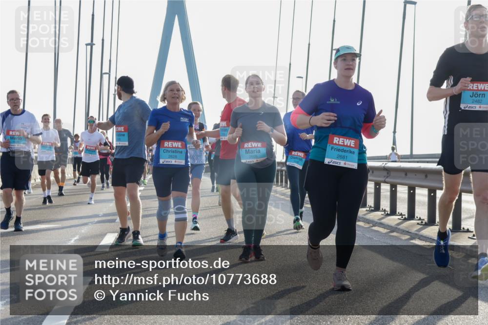 03.10.2026 - Köhlbrandbrückenlauf Yannick Fuchs http://msf.ph/oto/10773688 03.10.2026 09:32:30 Position 1 2628, 2605, 2681, 2482 meine-sportfotos.de