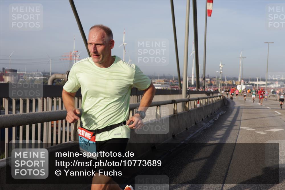 03.10.2026 - Köhlbrandbrückenlauf Yannick Fuchs http://msf.ph/oto/10773689 03.10.2026 09:36:56 Position 2 1196 meine-sportfotos.de
