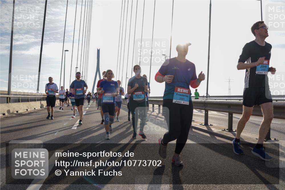 03.10.2026 - Köhlbrandbrückenlauf Yannick Fuchs http://msf.ph/oto/10773702 03.10.2026 09:32:32 Position 1 2681, 2482 meine-sportfotos.de