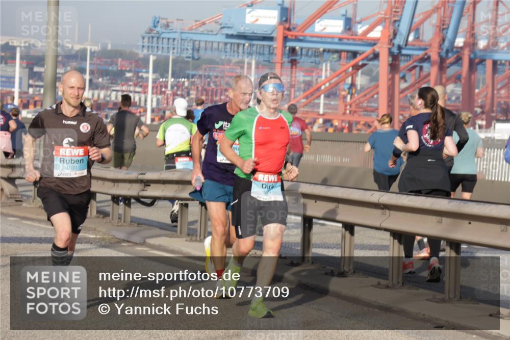 03.10.2026 - Köhlbrandbrückenlauf Yannick Fuchs http://msf.ph/oto/10773709 03.10.2026 09:37:00 Position 2 1531 meine-sportfotos.de