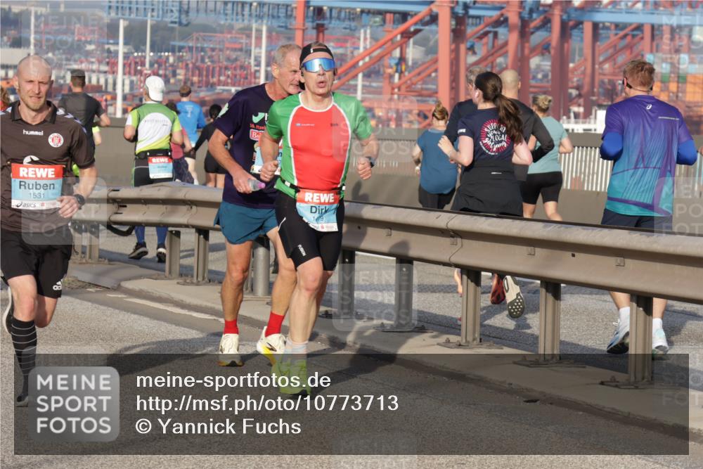 03.10.2026 - Köhlbrandbrückenlauf Yannick Fuchs http://msf.ph/oto/10773713 03.10.2026 09:37:00 Position 2 1531, 16 meine-sportfotos.de