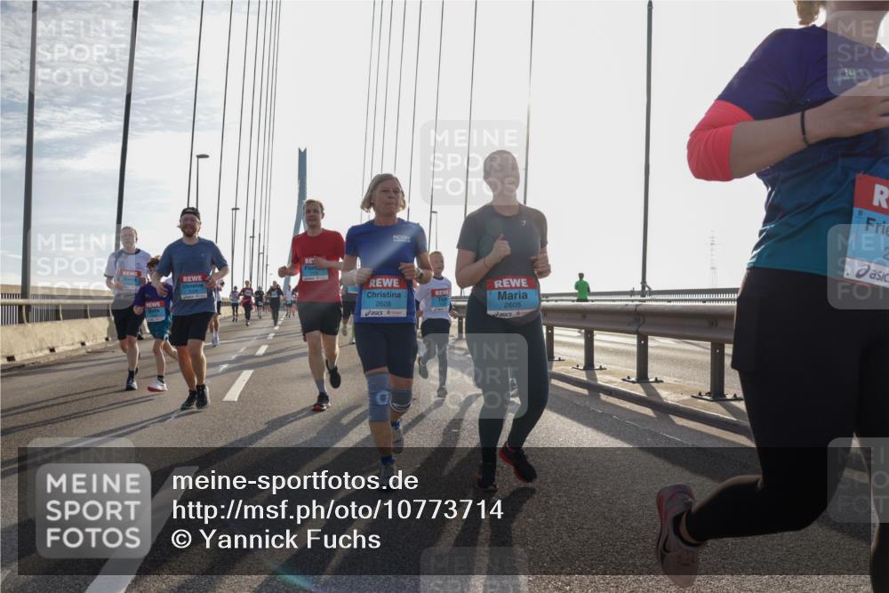 03.10.2026 - Köhlbrandbrückenlauf Yannick Fuchs http://msf.ph/oto/10773714 03.10.2026 09:32:33 Position 1 2628, 2605, 11, 2 meine-sportfotos.de