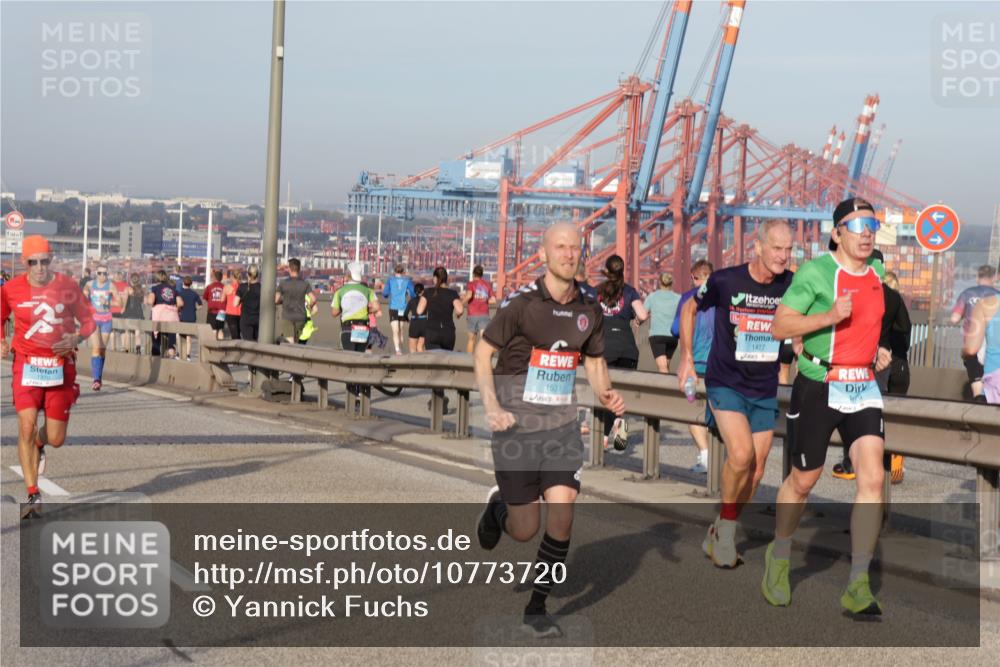 03.10.2026 - Köhlbrandbrückenlauf Yannick Fuchs http://msf.ph/oto/10773720 03.10.2026 09:37:01 Position 2 1531, 1427 meine-sportfotos.de