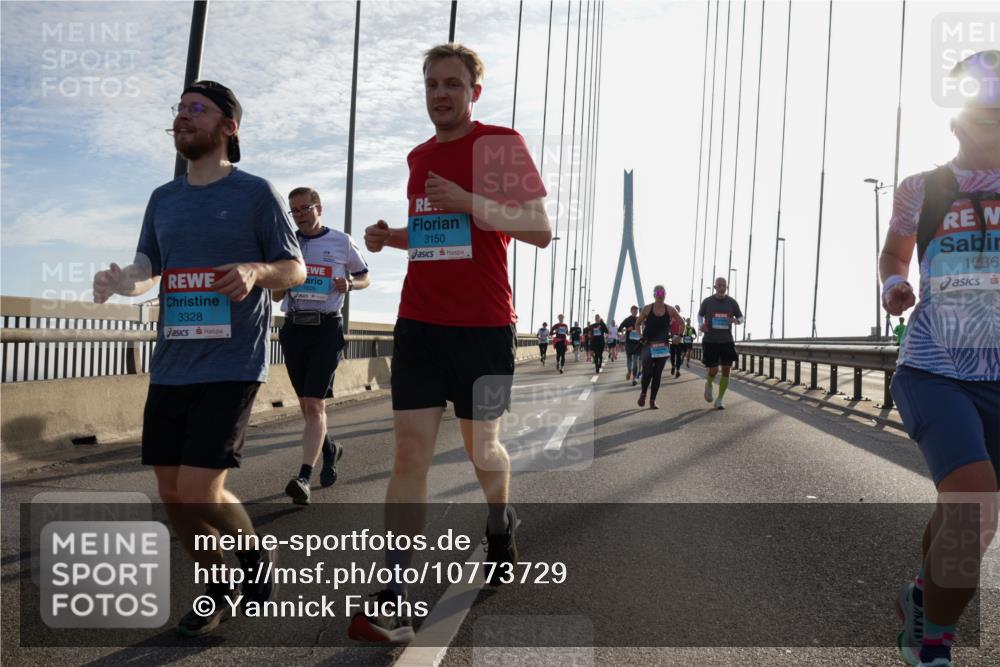 03.10.2026 - Köhlbrandbrückenlauf Yannick Fuchs http://msf.ph/oto/10773729 03.10.2026 09:32:34 Position 1 3328, 3150, 1036 meine-sportfotos.de