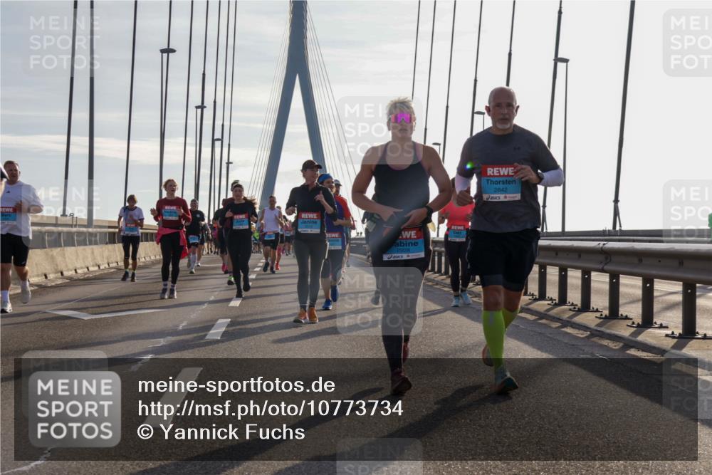 03.10.2026 - Köhlbrandbrückenlauf Yannick Fuchs http://msf.ph/oto/10773734 03.10.2026 09:32:35 Position 1 2514, 2928, 2842 meine-sportfotos.de