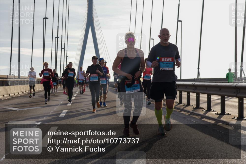 03.10.2026 - Köhlbrandbrückenlauf Yannick Fuchs http://msf.ph/oto/10773737 03.10.2026 09:32:35 Position 1 2842, 2928 meine-sportfotos.de