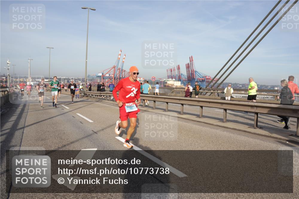03.10.2026 - Köhlbrandbrückenlauf Yannick Fuchs http://msf.ph/oto/10773738 03.10.2026 09:37:03 Position 2 1370 meine-sportfotos.de