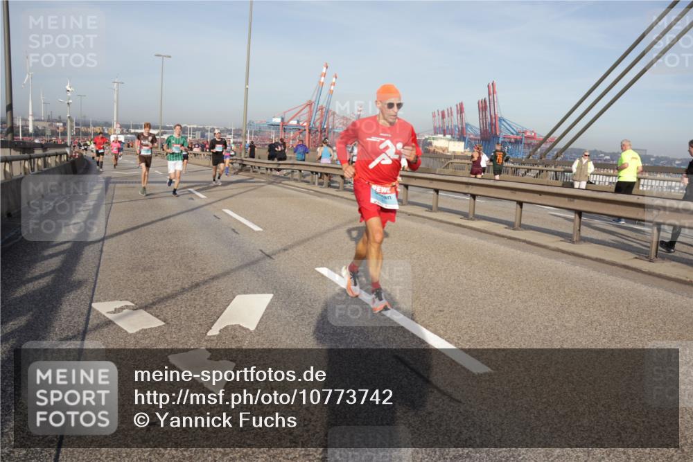 03.10.2026 - Köhlbrandbrückenlauf Yannick Fuchs http://msf.ph/oto/10773742 03.10.2026 09:37:03 Position 2  meine-sportfotos.de