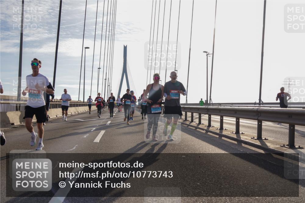03.10.2026 - Köhlbrandbrückenlauf Yannick Fuchs http://msf.ph/oto/10773743 03.10.2026 09:32:36 Position 1  meine-sportfotos.de